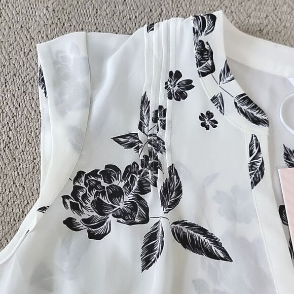 Candie's Black and White Floral Sheer Sleeveless Top- Size XS - Picture 5 of 12